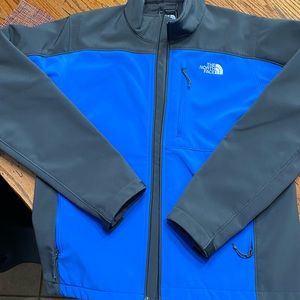 North face men’s outdoor winter coat.